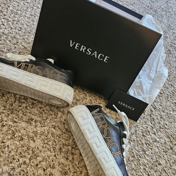 VERSACE toddler Leather sneakers with Gold Studs-worn once-s30EU - Picture 2 of 7